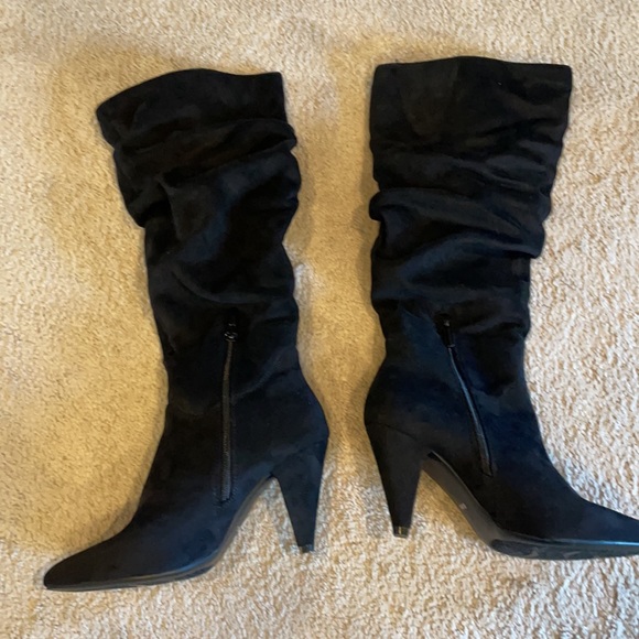 Suede boots - Picture 3 of 5